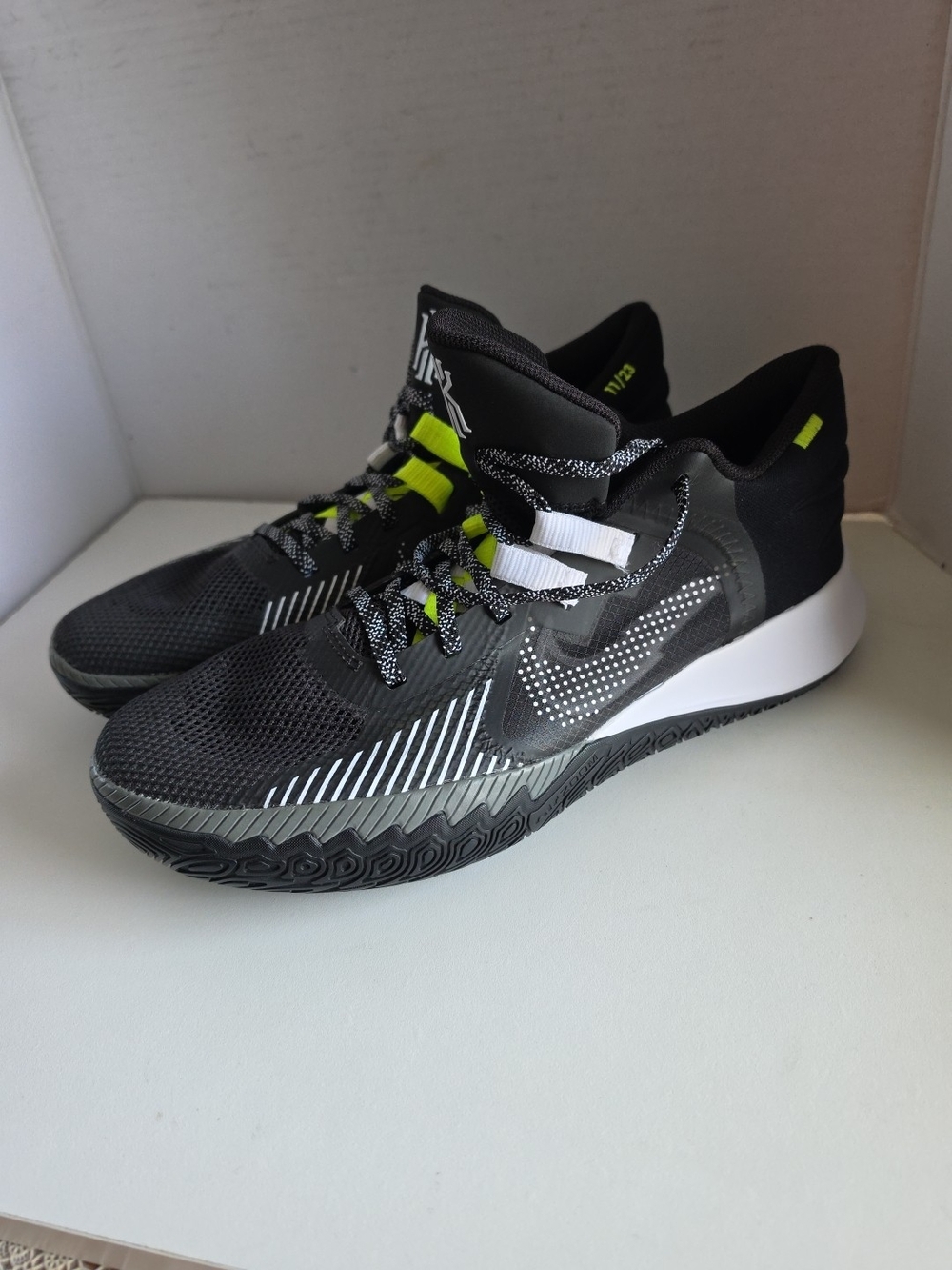 Nike Kyrie Flytrap 5 Mesh Low Top Men's Black White Yellow Sneakers CZ4100-002